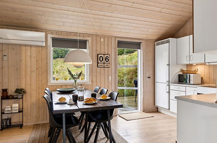 Vakantiehuis "Benno" - 2.1km from the sea