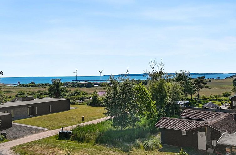 Vakantiehuis "Arjuna" - 750m from the sea