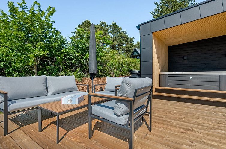 Vakantiehuis "Arjuna" - 750m from the sea