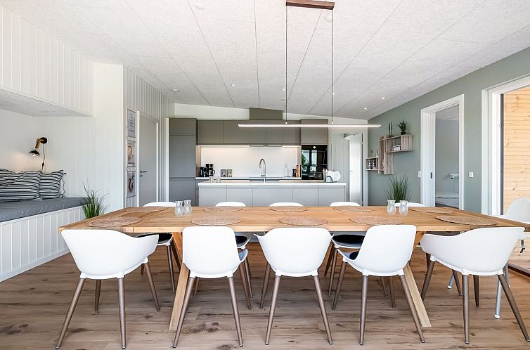 Vakantiehuis "Arjuna" - 750m from the sea