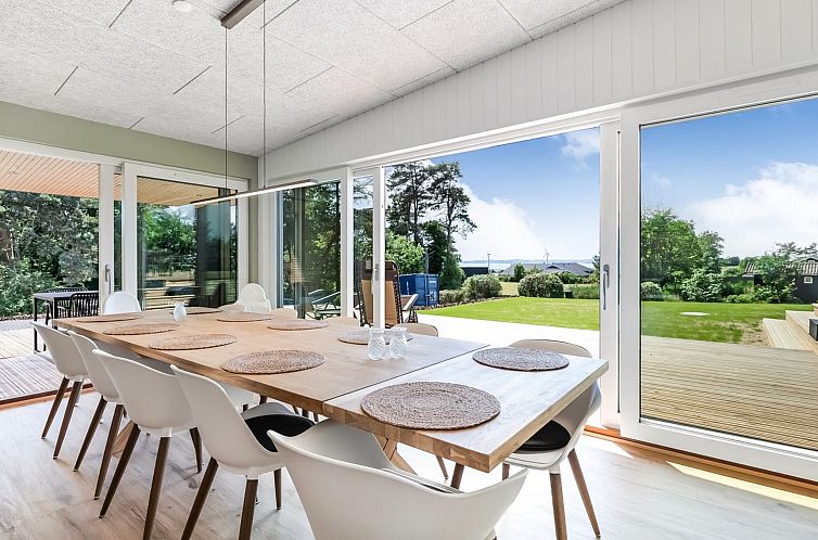 Vakantiehuis "Arjuna" - 750m from the sea