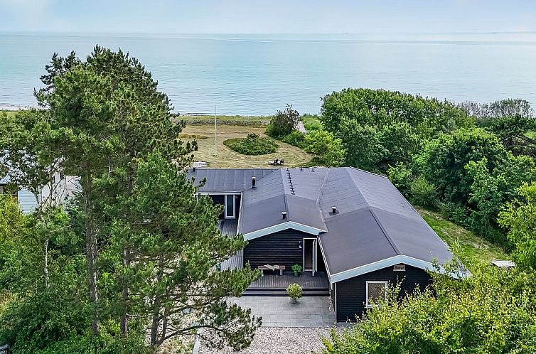 Vakantiehuis "Donka" - 25m from the sea