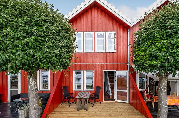 Vakantiehuis "Ulvi" - 15m from the sea