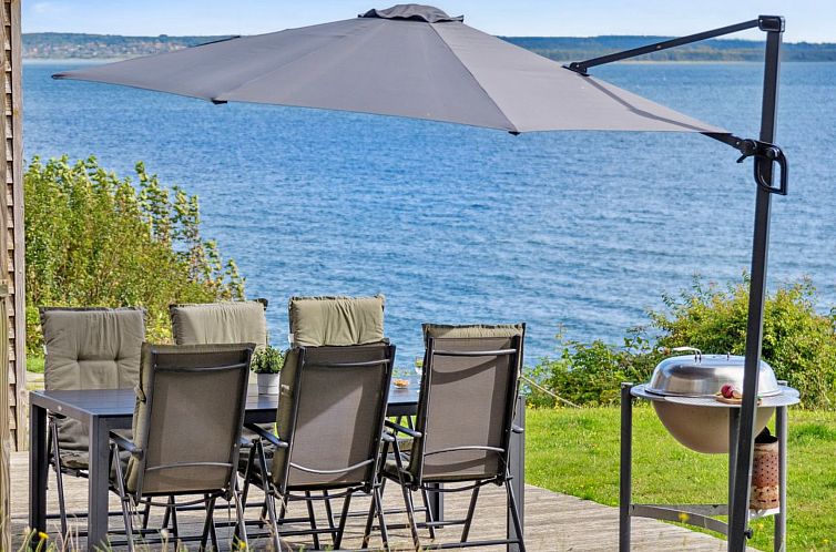 Vakantiehuis "Alfhild" - 30m from the sea
