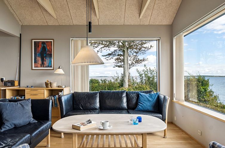 Vakantiehuis "Alfhild" - 30m from the sea