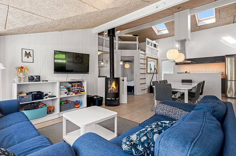 Vakantiehuis "Fria" - 200m from the sea