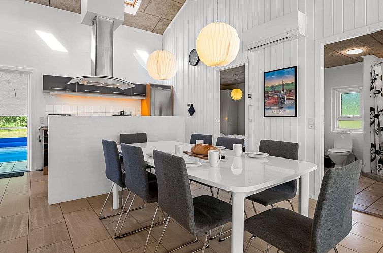 Vakantiehuis "Fria" - 200m from the sea