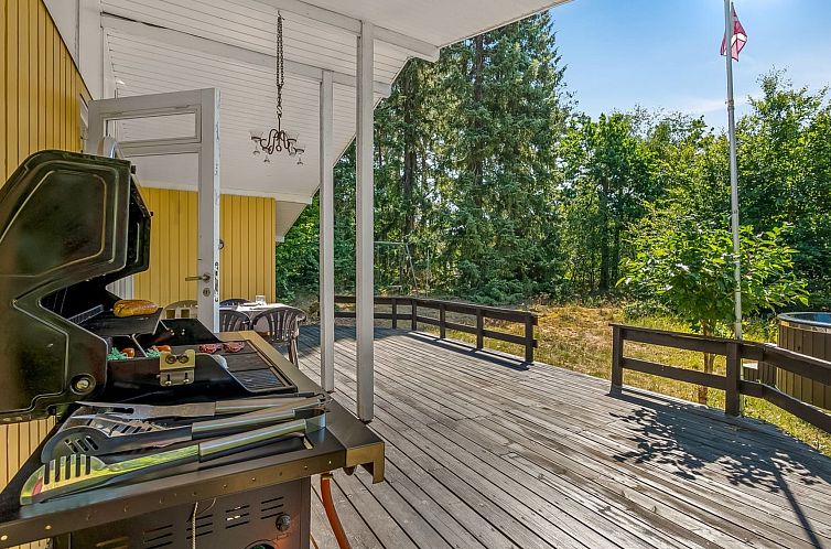 Vakantiehuis "Ursula" - 7km from the sea