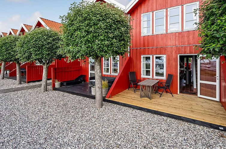 Vakantiehuis "Ulvi" - 15m from the sea