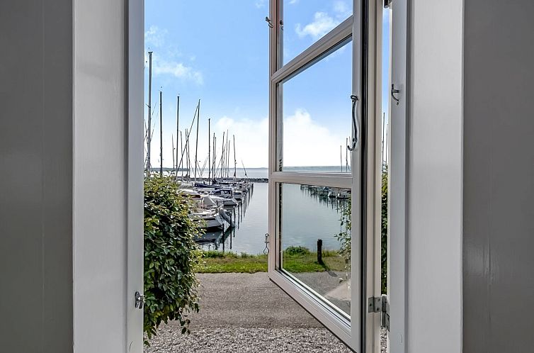 Vakantiehuis "Ulvi" - 15m from the sea