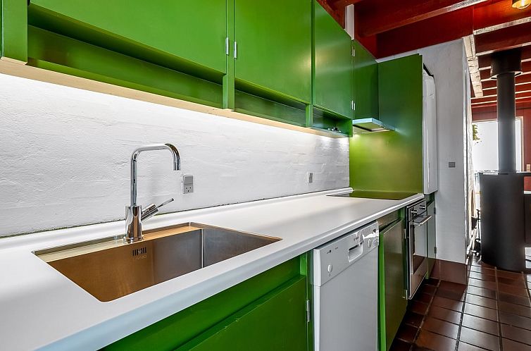 Vakantiehuis "Ulvi" - 15m from the sea