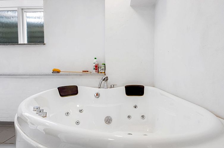 Vakantiehuis "Jonce" - 800m from the sea