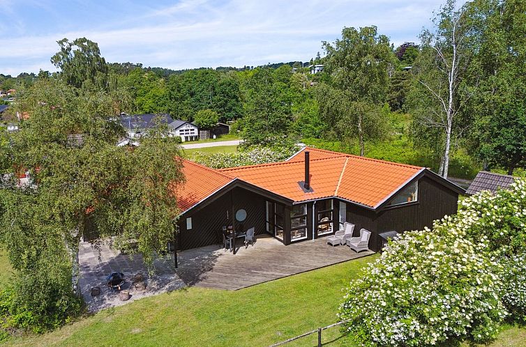 Vakantiehuis "Hermund" - 100m from the sea