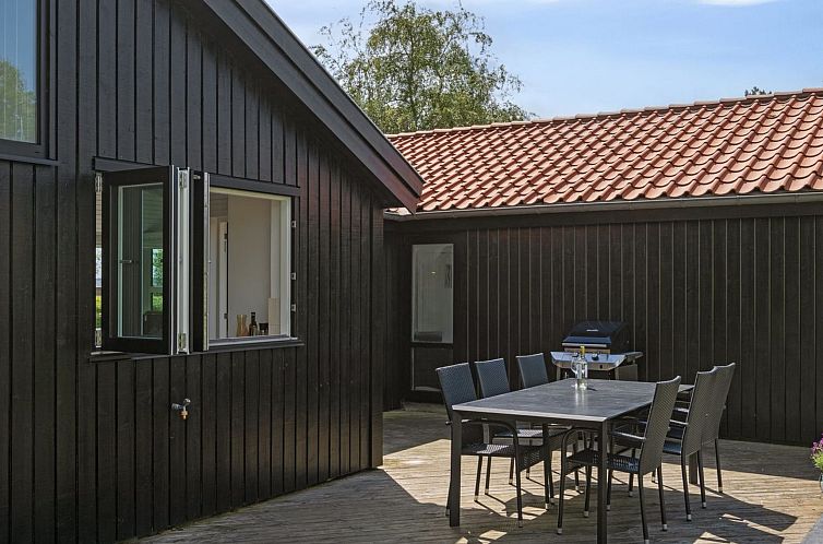 Vakantiehuis "Hermund" - 100m from the sea