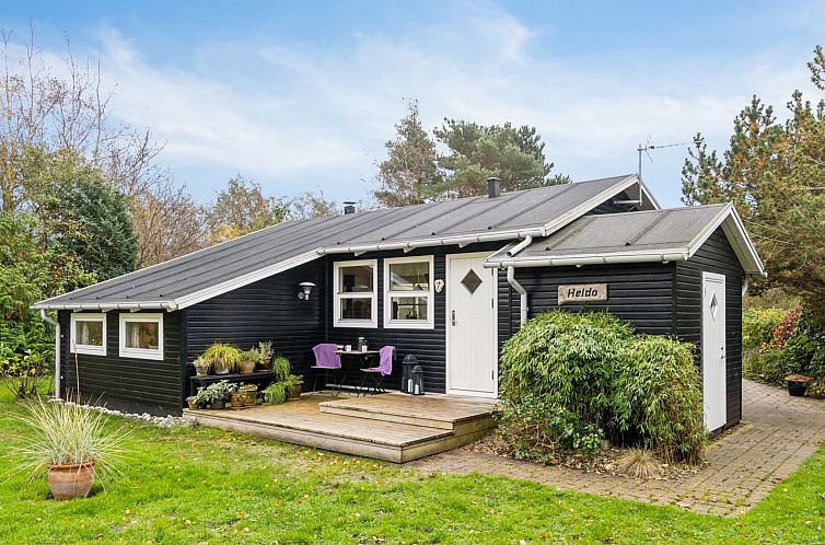 Vakantiehuis "Jannike" - 150m from the sea