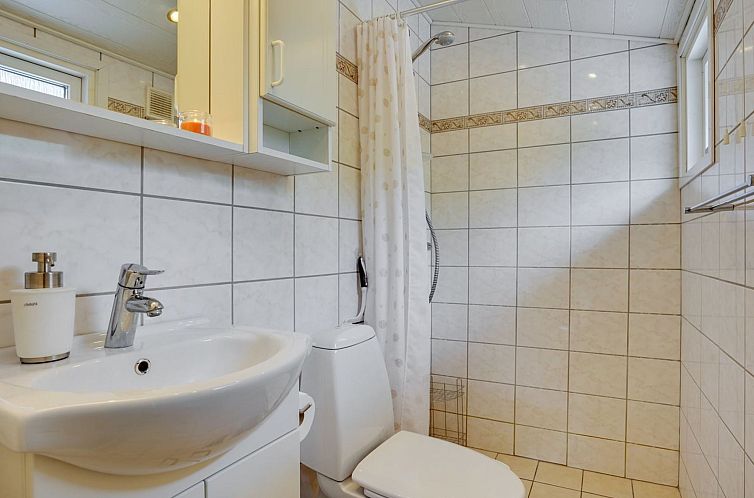 Vakantiehuis "Nannah" - 250m from the sea