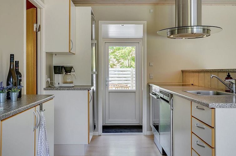 Vakantiehuis "Nannah" - 250m from the sea