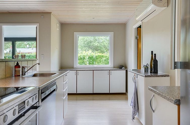 Vakantiehuis "Nannah" - 250m from the sea