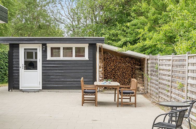 Vakantiehuis "Nannah" - 250m from the sea