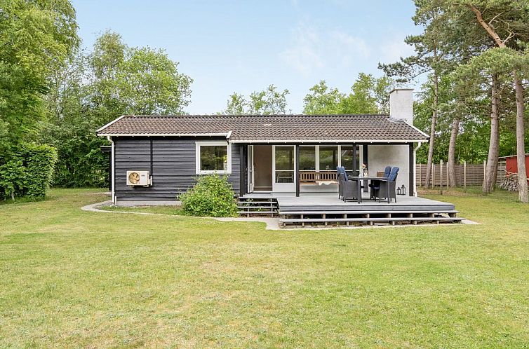 Vakantiehuis "Nannah" - 250m from the sea