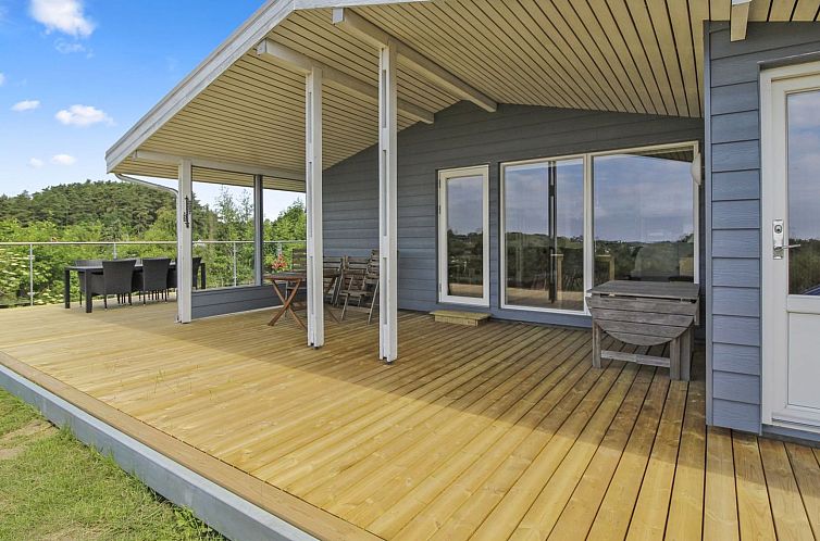 Vakantiehuis "Lissi" - 700m from the sea