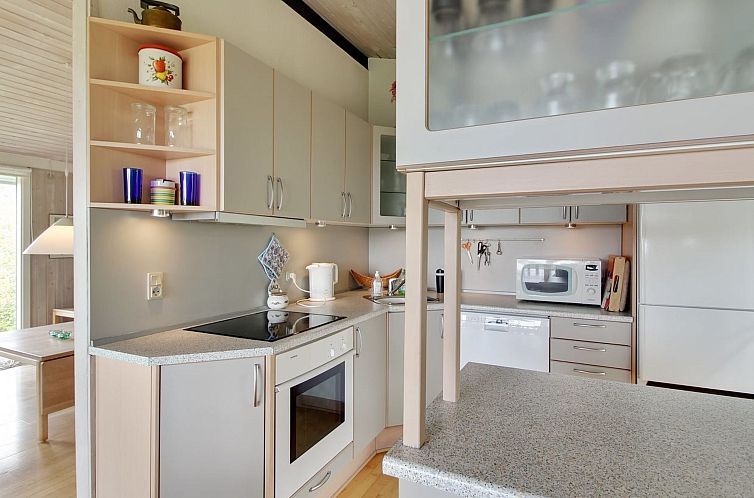 Vakantiehuis "Lissi" - 700m from the sea