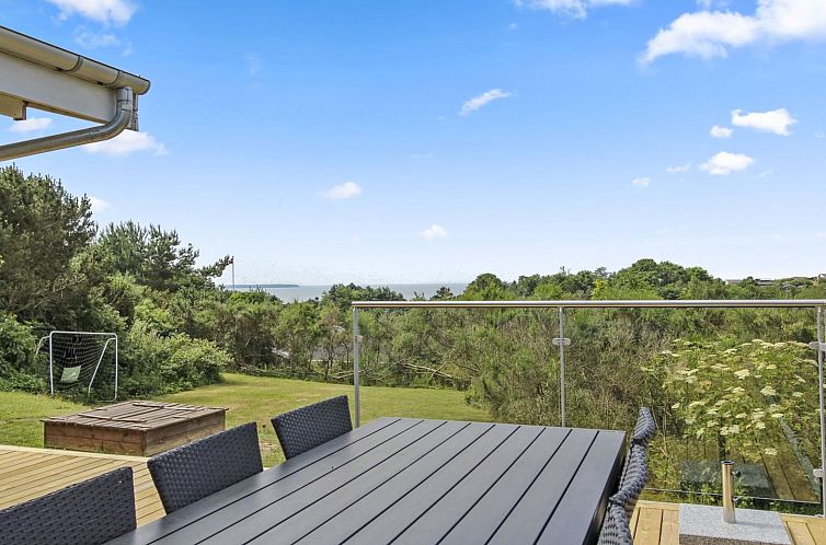 Vakantiehuis "Lissi" - 700m from the sea