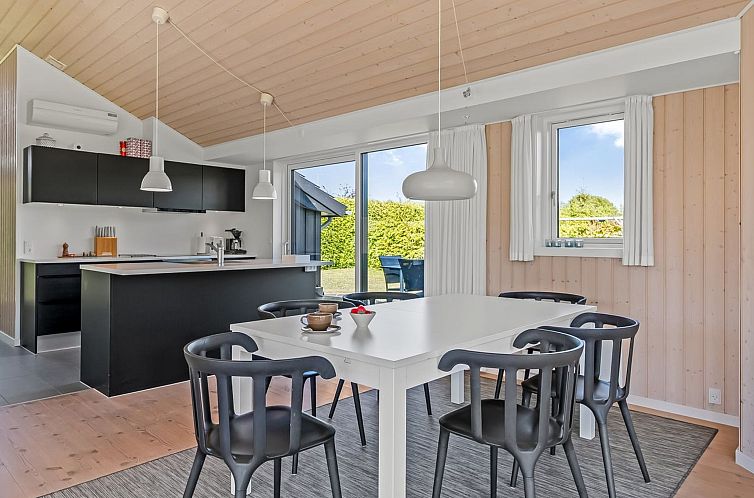 Vakantiehuis "Kody" - 400m from the sea