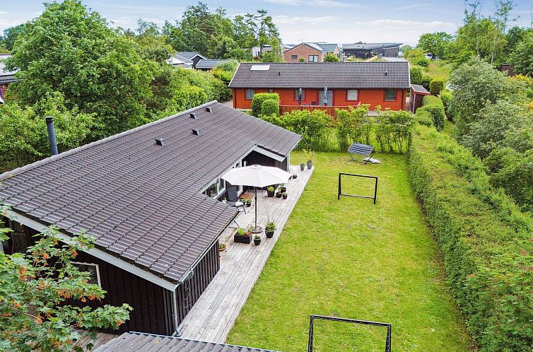 Vakantiehuis "Caro" - 900m from the sea