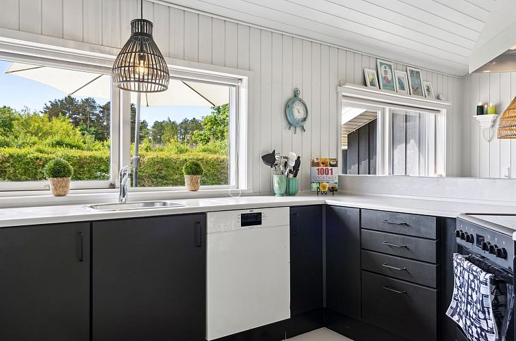 Vakantiehuis "Caro" - 900m from the sea