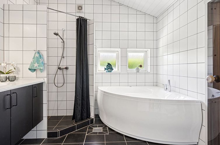 Vakantiehuis "Caro" - 900m from the sea