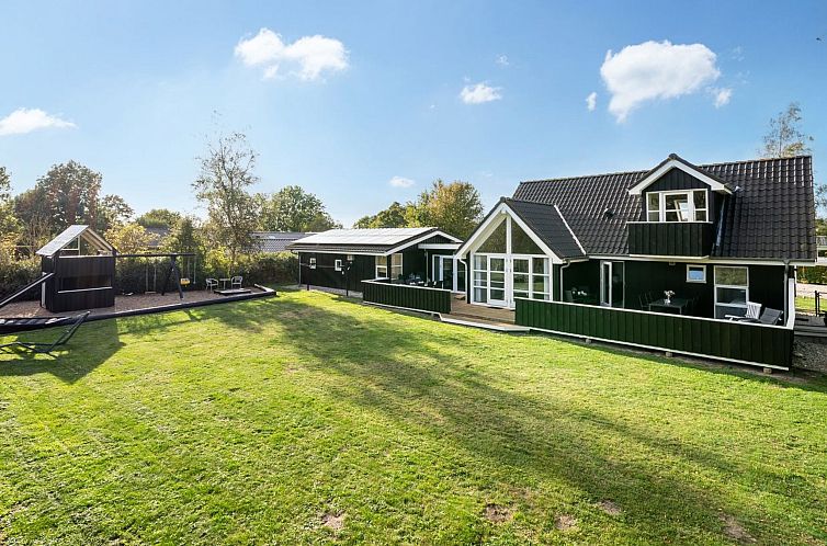 Vakantiehuis "Soeren" - 300m from the sea