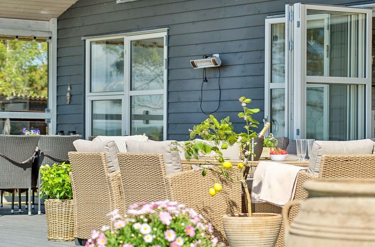 Vakantiehuis "Hening" - 50m from the sea