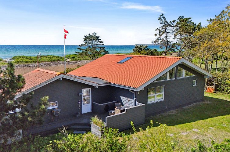 Vakantiehuis "Hening" - 50m from the sea