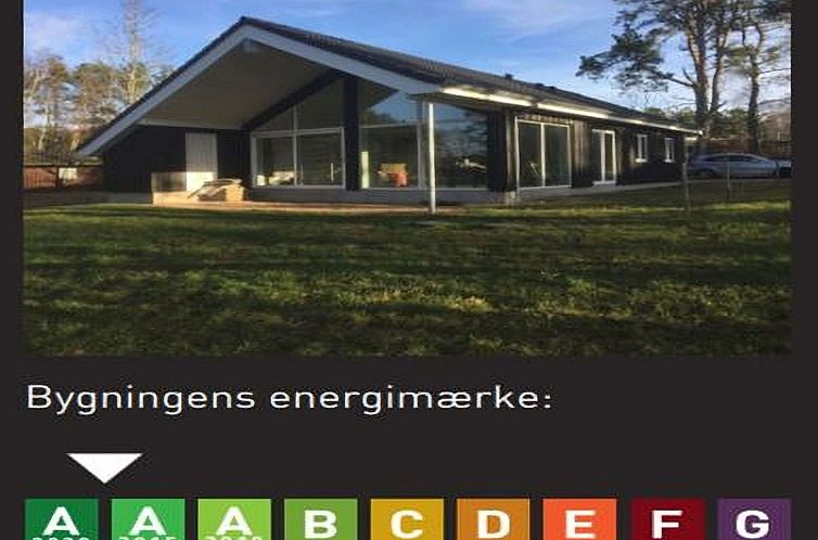 Vakantiehuis "Adela" - 1km from the sea