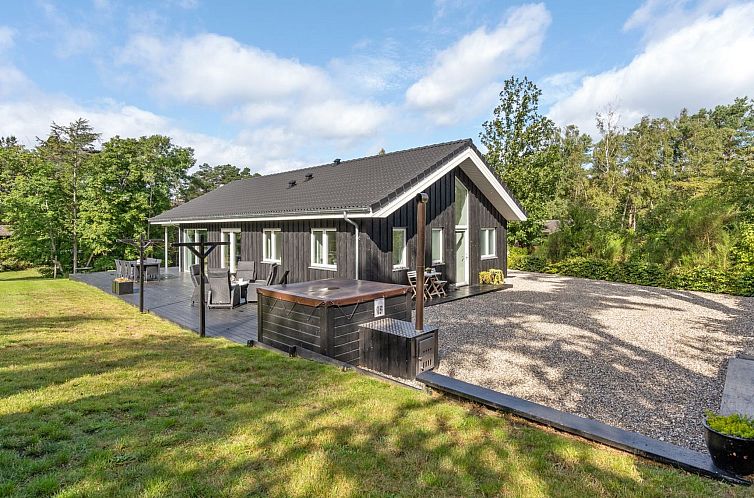 Vakantiehuis "Adela" - 1km from the sea