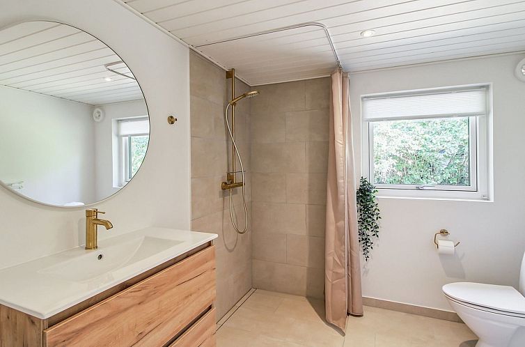 Vakantiehuis "Fot" - 7km from the sea