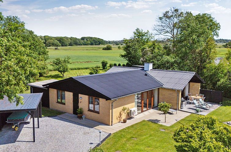 Vakantiehuis "Mechthild" - 700m from the sea