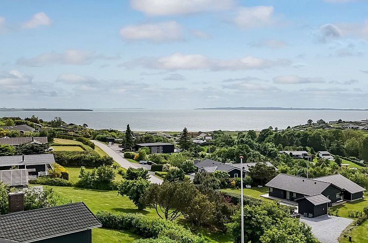 Vakantiehuis "Harda" - 800m from the sea