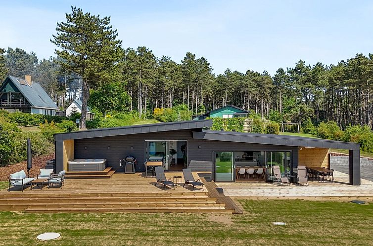 Vakantiehuis "Arjuna" - 750m from the sea