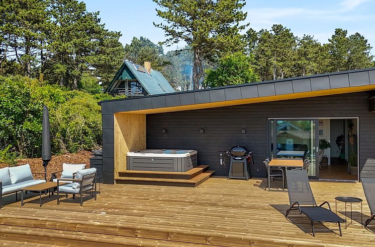 Vakantiehuis "Arjuna" - 750m from the sea