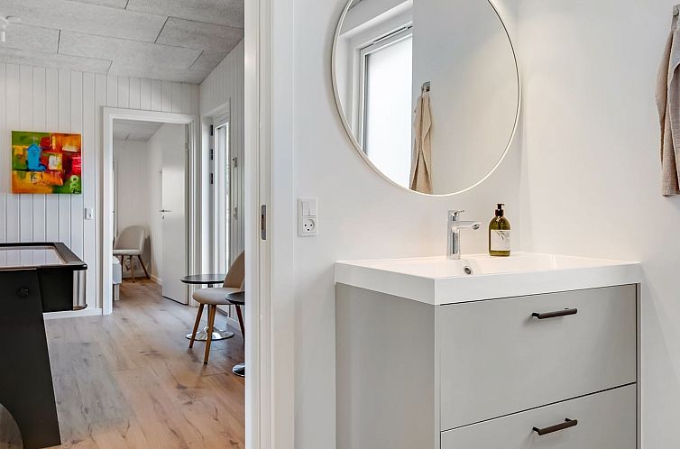 Vakantiehuis "Arjuna" - 750m from the sea