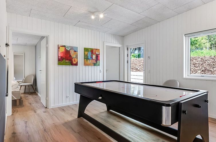 Vakantiehuis "Arjuna" - 750m from the sea