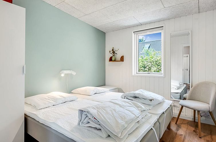 Vakantiehuis "Arjuna" - 750m from the sea