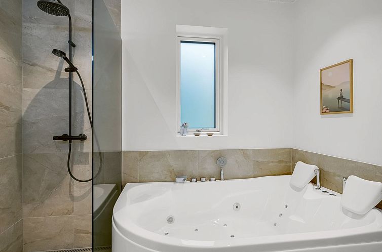 Vakantiehuis "Hortense" - 900m from the sea