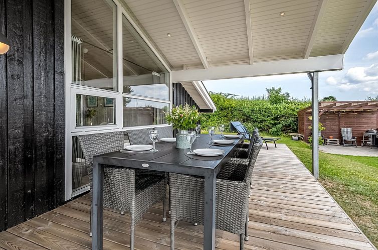 Vakantiehuis "Asko" - 350m from the sea