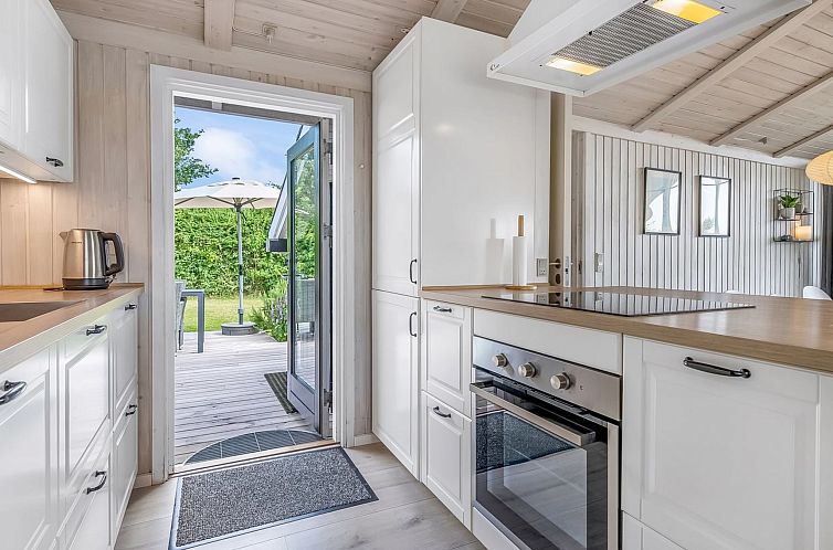 Vakantiehuis "Asko" - 350m from the sea