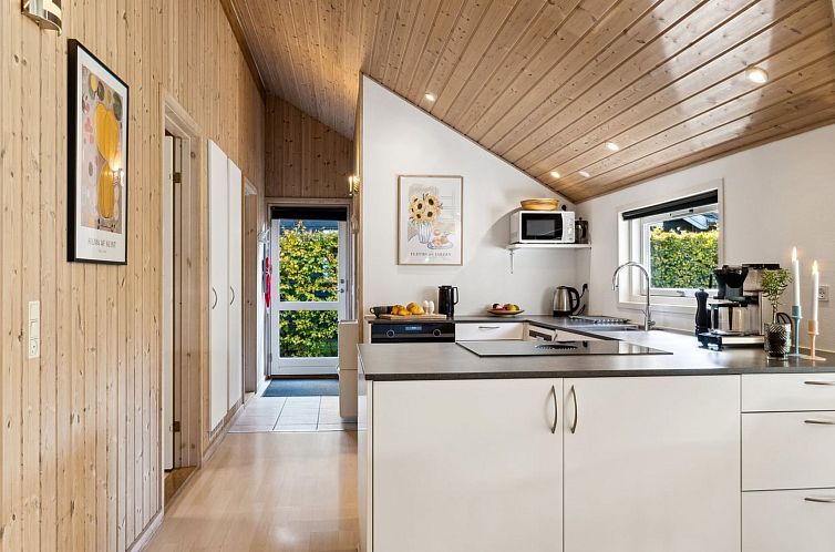 Vakantiehuis "Solborg" - 800m from the sea