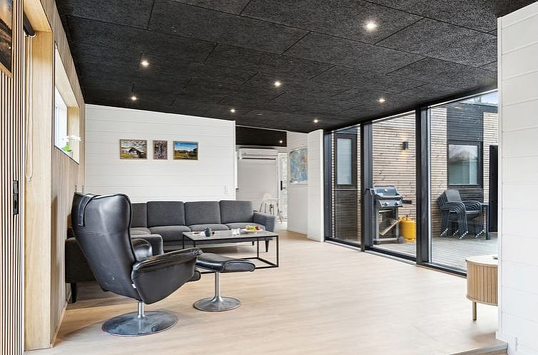 Vakantiehuis "Danske" - 6.8km from the sea