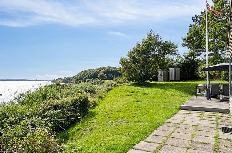 Vakantiehuis "Alfhild" - 30m from the sea